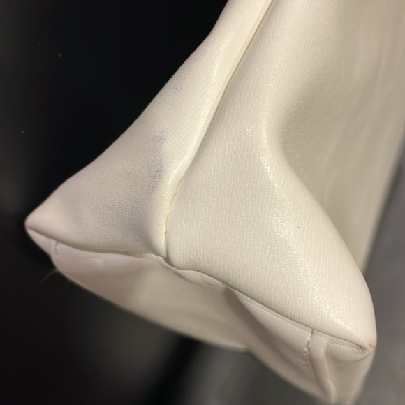 Brand New Valmont White Toiletry Zippered Pouch - Picture 8 of 12